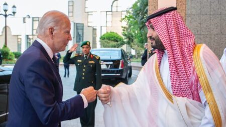 Administração Biden sugere que príncipe herdeiro saudita receba imunidade no processo de assassinato de jornalista