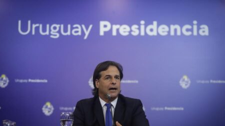 Lacalle Pou, do Uruguai, diz que buscará retomar diálogo com China durante presidência do Mercosul
