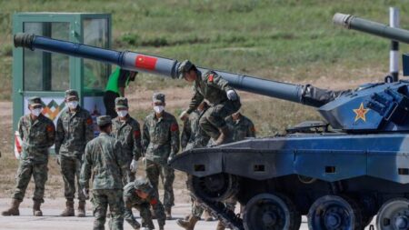 Gordon Chang: Partido Comunista Chinês está se preparando para a guerra