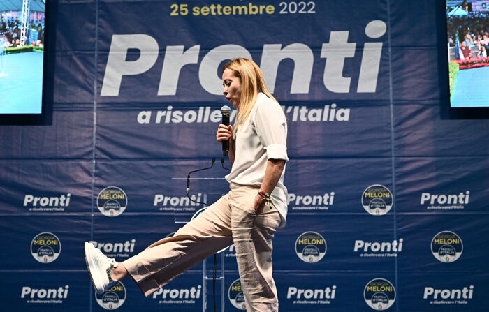 Imagem de arquivo do favorito das eleições italianas, o líder dos Irmãos da Itália, Giorgia Meloni (EFE/EPA/LUCA ZENNARO)