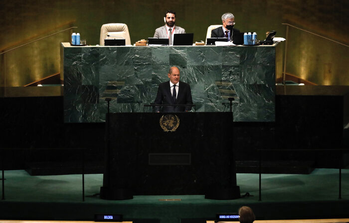 O chanceler da Alemanha, Olaf Scholz, foi registrado nesta terça-feira, 20 de setembro, durante seu discurso na 77ª Assembleia Geral das Nações Unidas, na sede da ONU, em Nova York (EFE/Peter Foley)