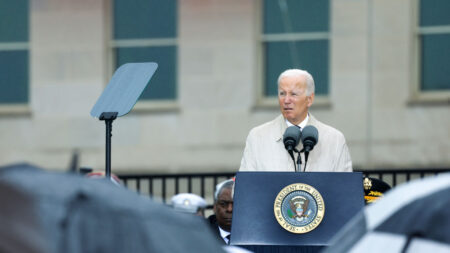 Biden cita Elizabeth II em discurso pelo 21º aniversário do 11/9