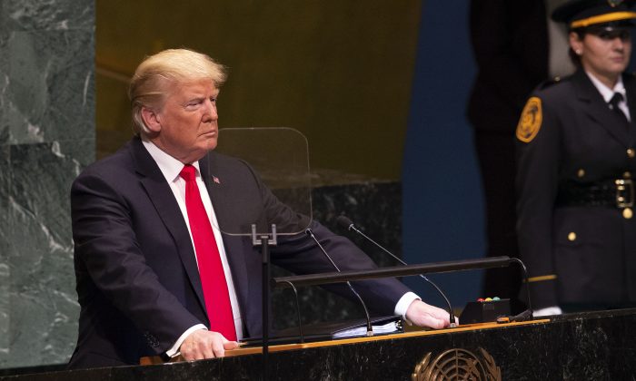 O presidente Donald Trump fala durante o Debate Geral da 73ª sessão da Assembleia Geral das Nações Unidas em Nova York em 25 de setembro de 2018 (Bryan R. Smith/AFP/Getty Images)