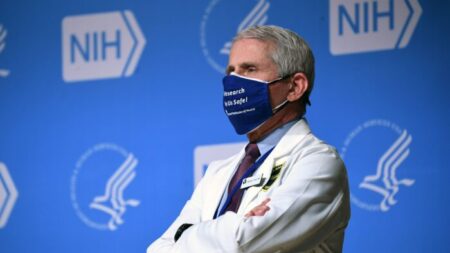 A defesa peculiar de Fauci sobre financiamento da EcoHealth