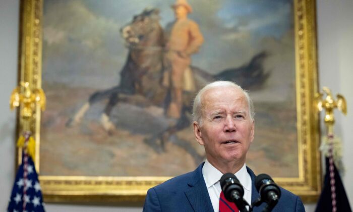 O presidente dos EUA, Joe Biden, fala na Sala Roosevelt da Casa Branca em Washington em 20 de setembro de 2022 (Saul Loeb/AFP via Getty Images)