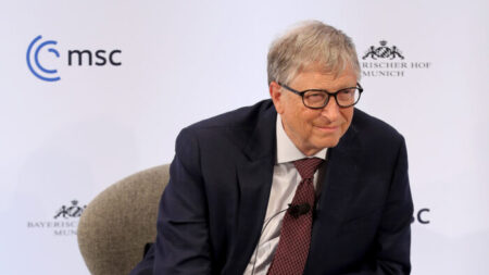 Bill Gates diz que impedir as pessoas de comer carne é ‘muito difícil’