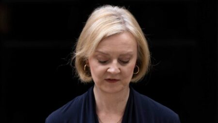 Corrida de liderança conservadora começa após Liz Truss renunciar