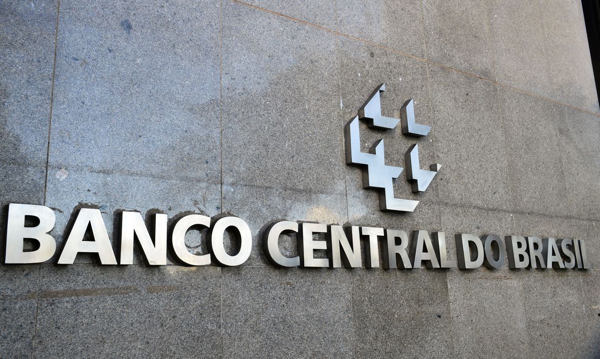 Novo déficit fiscal pressionou economia brasileira em setembro, mostra Banco Central