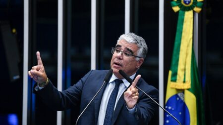 Girão diz que decisão do STF afronta liberdade de imprensa e visa calar críticos