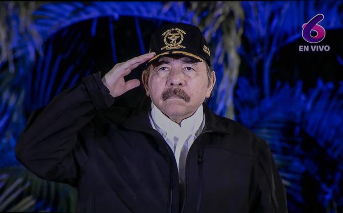 Fotografia de arquivo datada de 2 de setembro de 2022 mostrando uma tela de televisão na qual aparece o ditador da Nicarágua, Daniel Ortega (EFE/Jorge Torres)