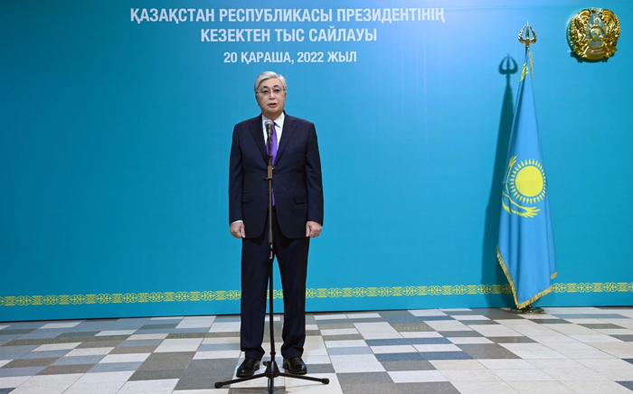 O Presidente do Cazaquistão, Kasim-Yomart Tokáyev, faz uma declaração no âmbito da sua participação nas eleições presidenciais do Cazaquistão. (EFE/Presidência do Cazaquistão)