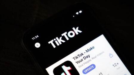 TikTok admite que sua equipe chinesa pode acessar dados de usuários em outros países