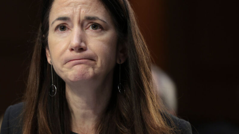 A Diretora de Inteligência Nacional (DNI) Avril Haines testemunha perante o Comitê de Inteligência do Senado em 10 de março de 2022 em Washington, DC (Foto de Kevin Dietsch/Getty Images)