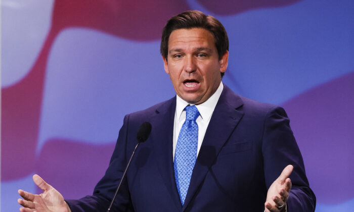 O governador da Flórida, Ron DeSantis, em Las Vegas, Nevada, em 19 de novembro de 2022 (Wade Vandervort/AFP via Getty Images)