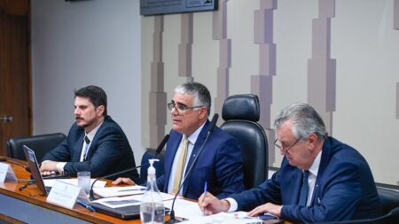 Participantes de debate criticam processo eleitoral e pedem que TSE analise denúncias