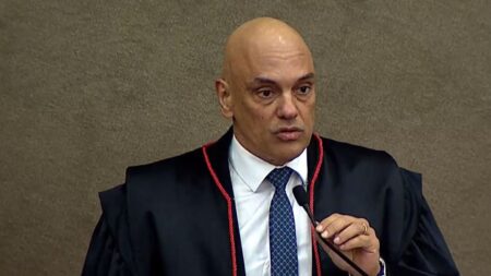 Moraes determina quebra do sigilo de imagens de vandalismo no Planalto