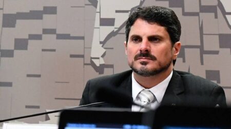 STF autoriza desbloqueio parcial do salário de senador Marcos do Val