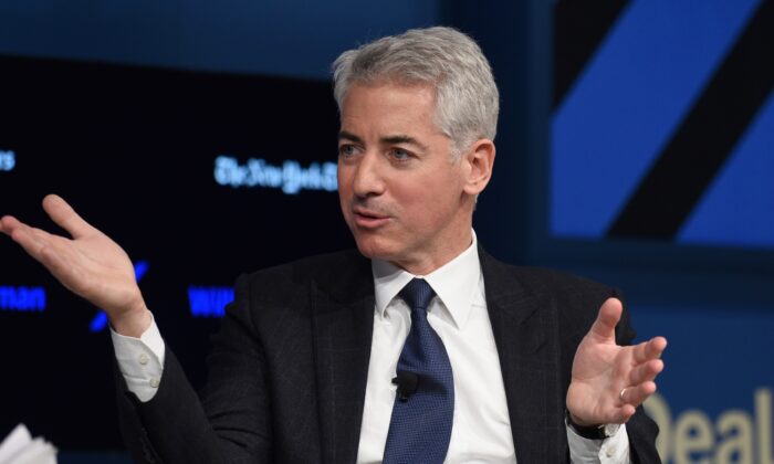 CEO e gerente de portfólio do fundo de cobertura ‘Pershing Square Capital Management LP’ William Ackman fala na Conferência ‘DealBook’ em Nova Iorque, em 10 de novembro de 2016 (Bryan Bedder/Getty Images para The New York Times)
