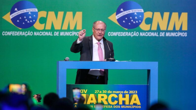 O vice presidente, Geraldo Alckmin,  participa da abertura da Marcha dos Prefeitos (© Fabio Rodrigues Pozzebom/Agência Brasil)