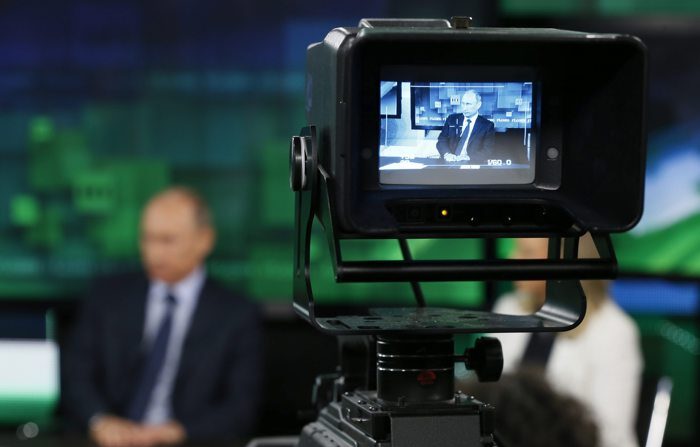 Vista das instalações do canal Russia Today durante uma entrevista com o presidente russo Vladimir Putin em uma fotografia de arquivo. (EFE/Yuri Kochetkov/Pool)