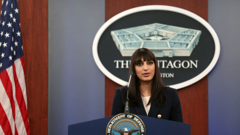  A vice-porta-voz do Pentágono, Sabrina Singh, realiza uma coletiva de imprensa no Pentágono em 26 de janeiro de 2023 em Arlington, Virgínia (Foto de Kevin Dietsch/Getty Images)