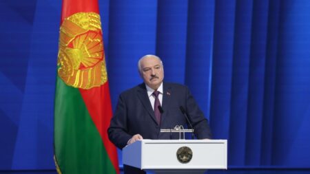 Regime de Lukashenko condena líder da oposição no exílio a 17 anos de prisão