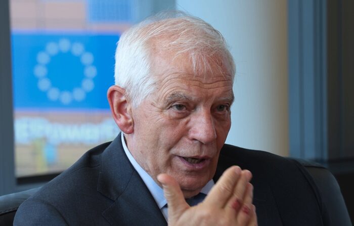 O Alto Representante da União Europeia para os Negócios Estrangeiros, Josep Borrell, durante entrevista concedida em Bruxelas (EFE/EPA/Olivier Hoslet)