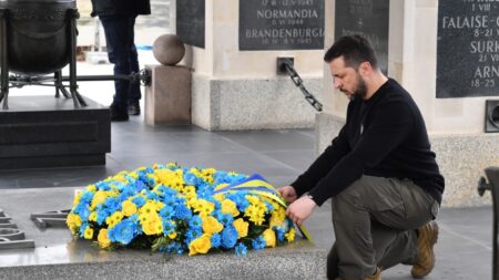 Zelensky afirma que Rússia será derrotada como foi o nazismo