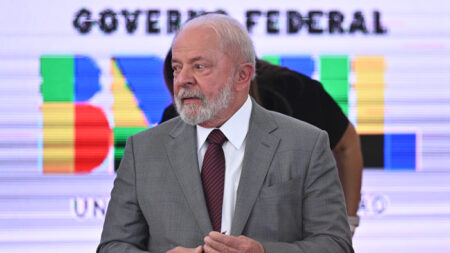 TCU decide que relógio de ouro recebido por Lula em 2005 não precisa ser devolvido