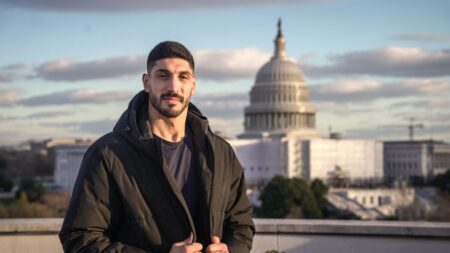 Enes Kanter Freedom: ex-astro da NBA pensa em concorrer ao Congresso