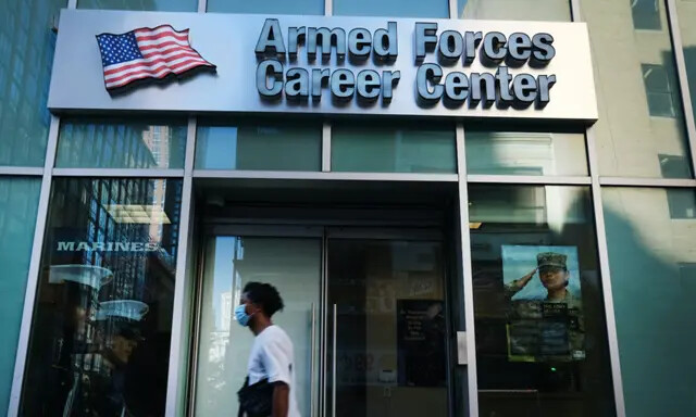 Um centro de recrutamento militar fica no Brooklyn, Nova York, em 4 de setembro de 2020. (Spencer Platt/Getty Images)