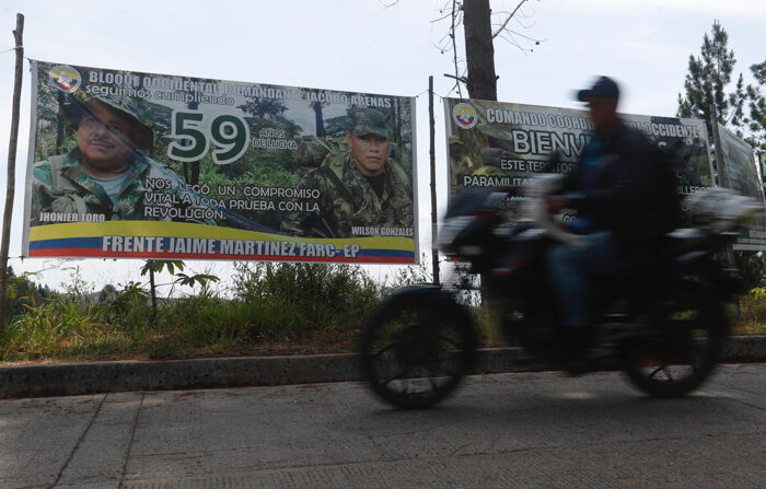 Foto de arquivo de um pôster dos dissidentes das FARC. (EFE/ Ernesto Guzmán)