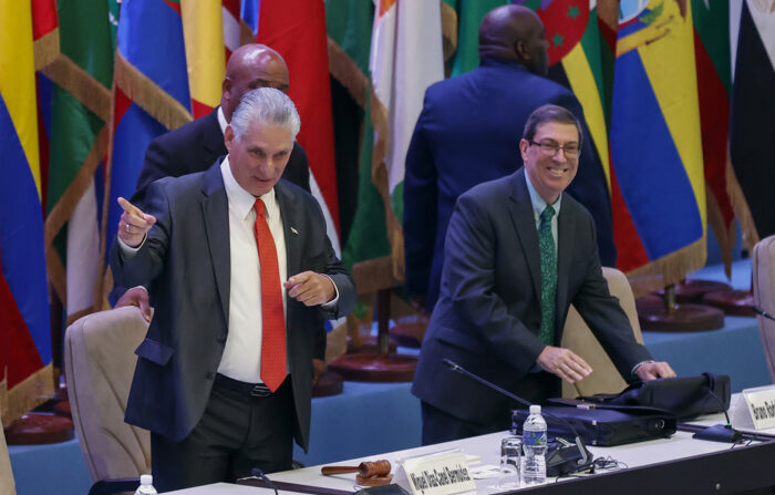 O ditador de Cuba, Miguel Diaz-Canel, durante a Cúpula do G77+China, em 16/09/2023 no salão plenário do Palácio de Convenções, em Havana, Cuba (EFE/ Ernesto Mastrascusa)