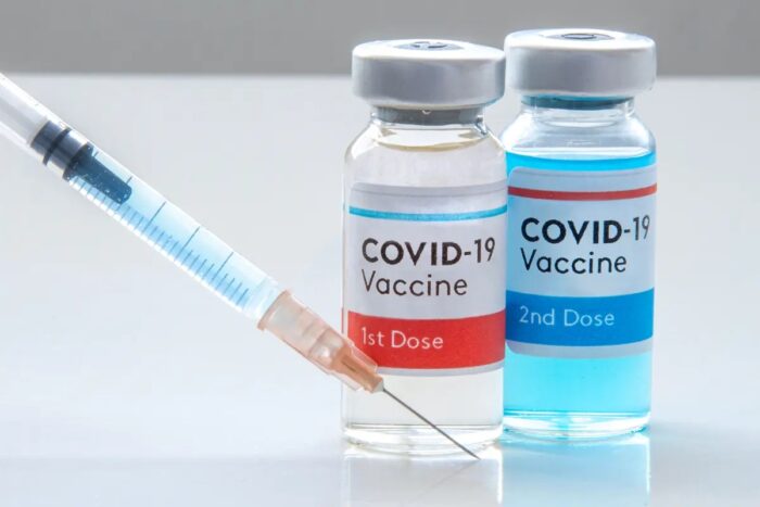A FDA muda de rumo e aconselha que as vacinas atualizadas contra a COVID-19 tenham como alvo a cepa KP.2