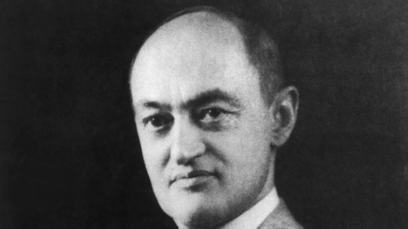 O economista político austríaco Joseph Alois Schumpeter (1883 – 1950). (Domínio público)
