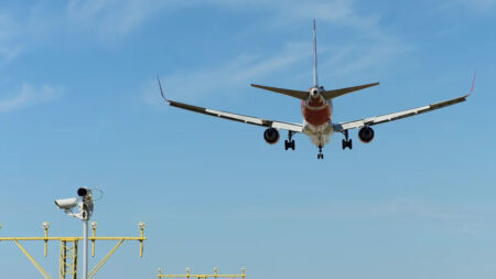 Antissemitismo: Multidão invade aeroporto na Rússia em busca de passageiros vindo de Israel