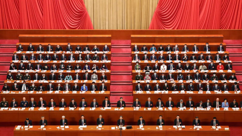 O líder chinês Xi Jinping participa da abertura da primeira sessão do 14º Congresso Nacional do Povo, a legislatura oficial da China, no Grande Salão do Povo em Pequim, em 5 de março de 2023 (Lintao Zhang/Getty Images)