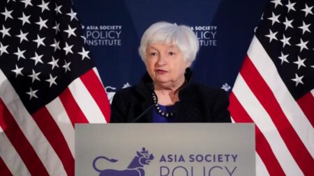 Yellen garante que não há dissociação EUA-China, preparando o cenário para reunião entre Biden e Xi