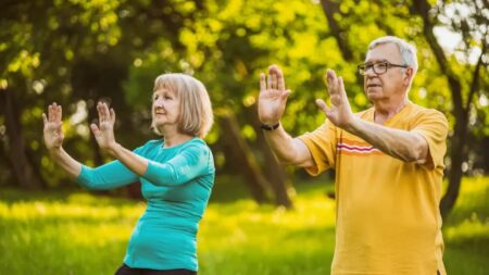 Tai Chi pode retardar progressão da doença de Parkinson: estudo