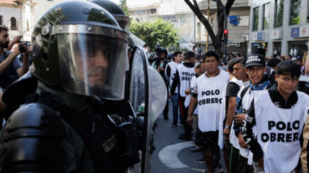 Protestos na Argentina contra plano econômico de Milei têm confrontos isolados