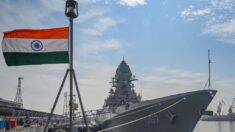 Marinha da Índia aborda barco sequestrado no mar Arábico