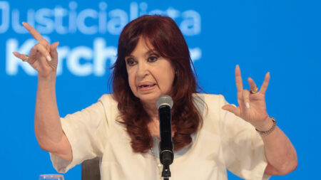 Promotor pede aumento da pena para Cristina Kirchner em processo por corrupção