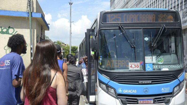 Ônibus no RJ (© Tomaz Silva/Agência Brasil)