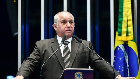 Senador Izalci diz que Brasil vive “insegurança democrática”