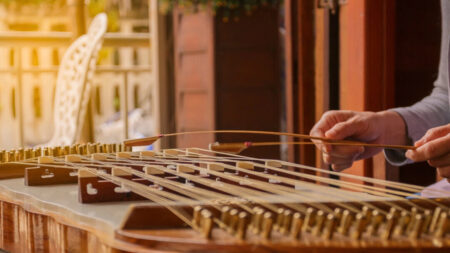 O instrumento dulcimer martelado trouxe música doce para o mundo