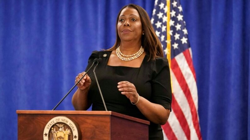 A procuradora-geral de Nova Iorque, Letitia James, fala durante uma entrevista coletiva no Gabinete do Procurador-Geral em Nova York em 16 de fevereiro de 2024. (Timothy A. Clary/AFP via Getty Images)