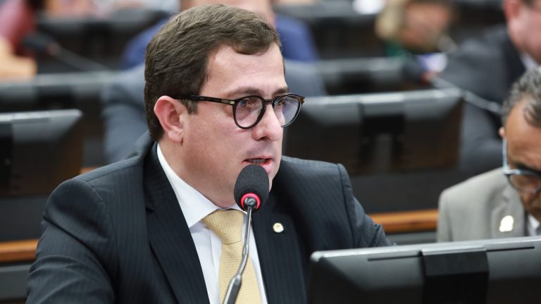 Gervásio Maia: pagamento aos veículos noticiosos é uma ação necessária
(Mario Agra / Câmara dos Deputados)