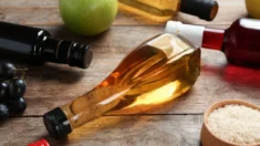 Maravilhas do vinagre: desbloqueie a cura natural com 2 receitas para pressão arterial e alívio digestivo
