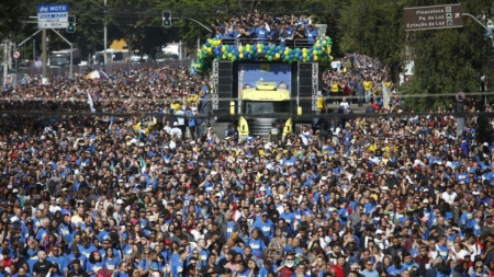 Marcha para Jesus reúne multidão em São Paulo