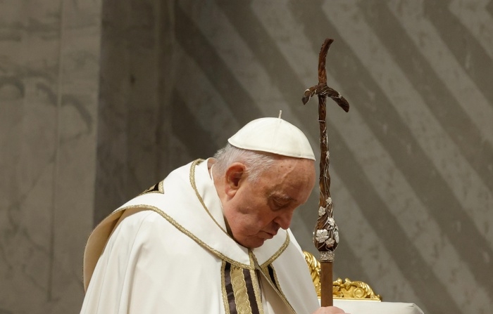 Cidade do Vaticano (Santa Sé), 28/03/2024 - O Papa Francisco preside a Missa do Santo Crisma na Quinta-feira Santa na Basílica de São Pedro (EFE/GIUSEPPE LAMI)